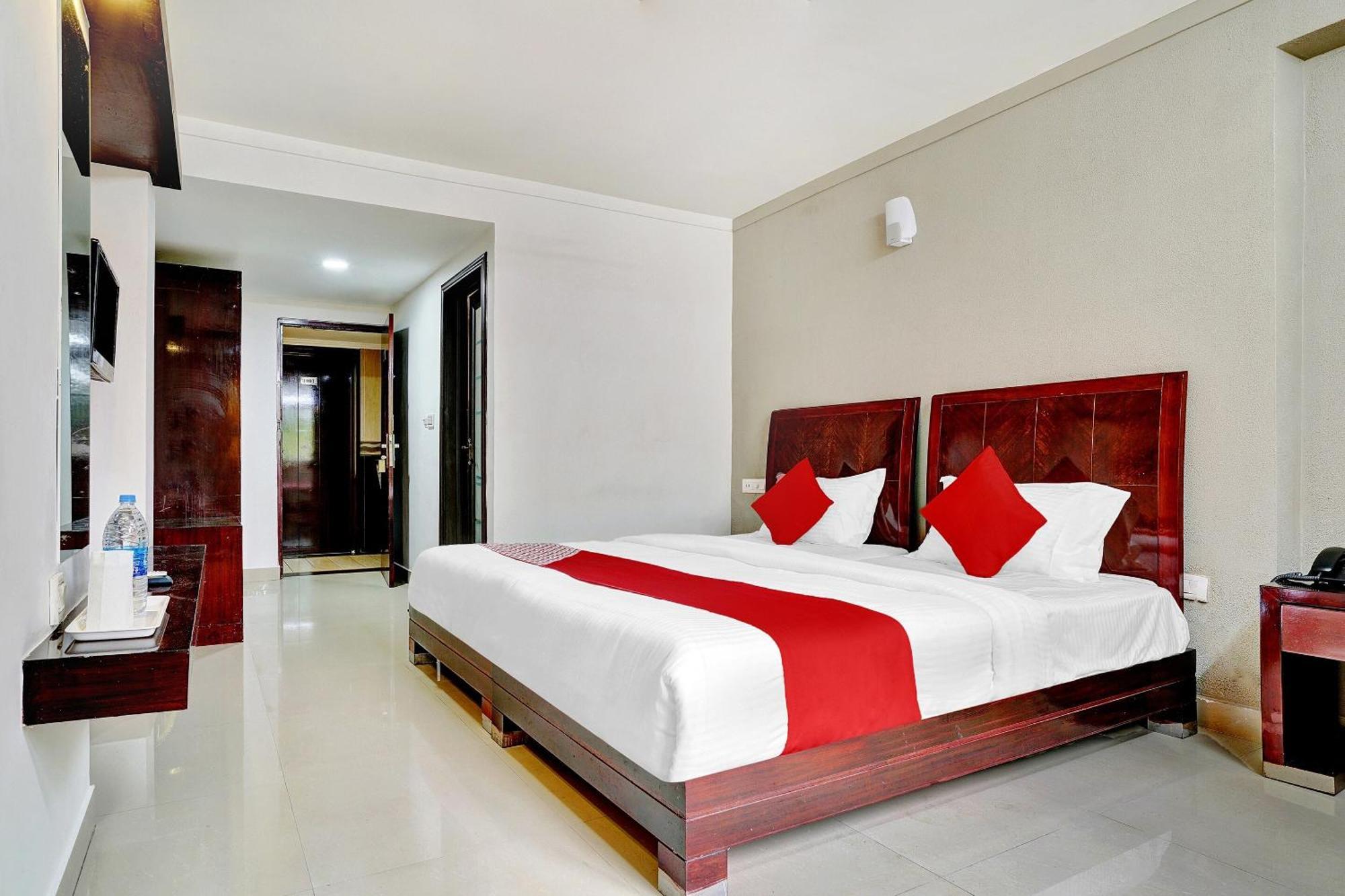 Hotel O Aec Residency Mararikulam Exterior photo